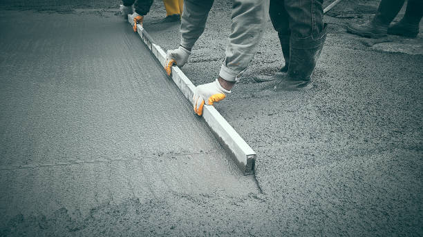 Best Concrete Sidewalk Installation  in River Falls, WI